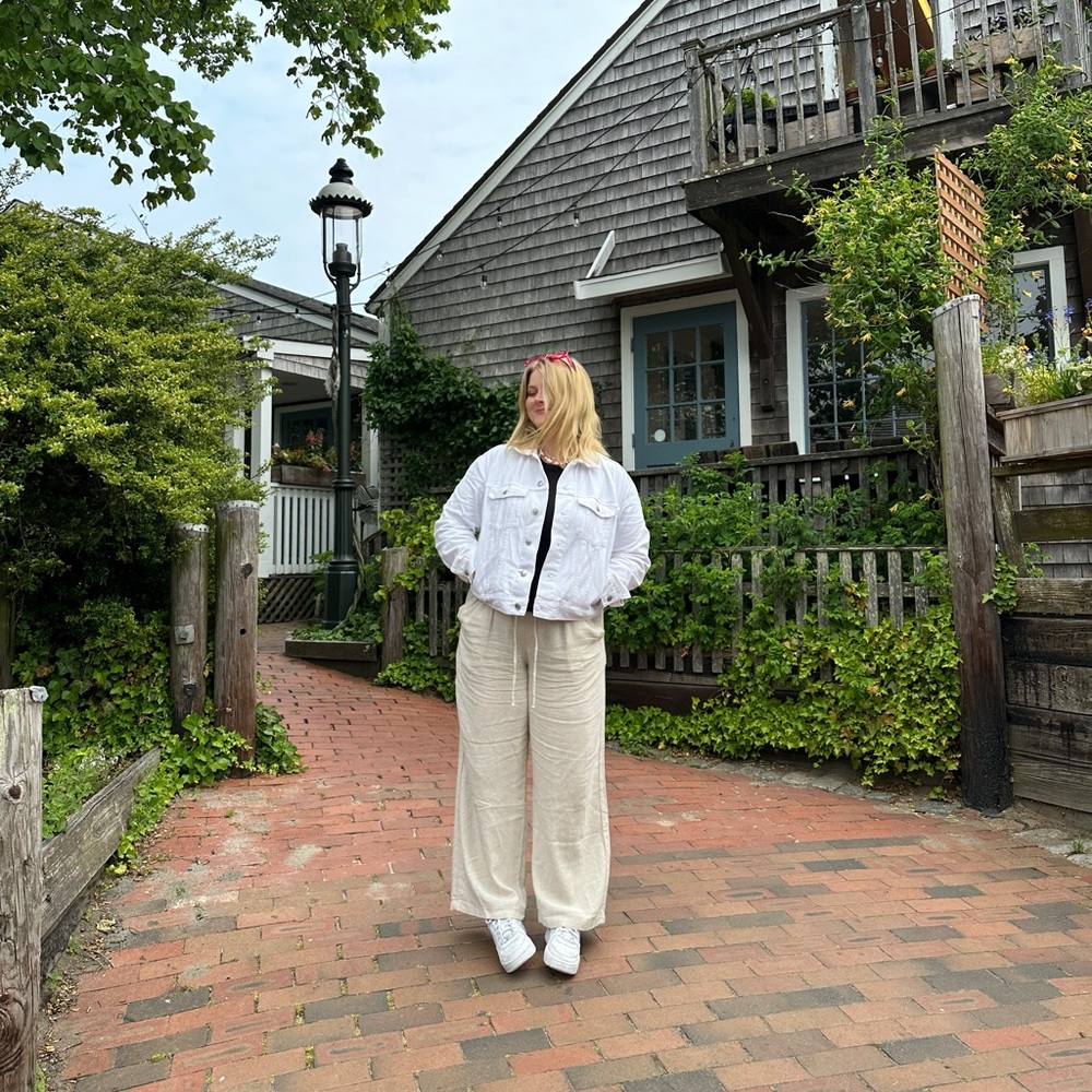 Meet your Posher, Hayley